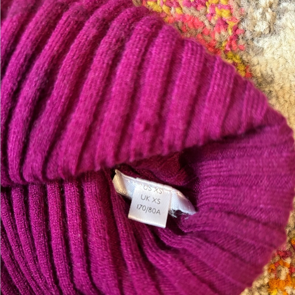 Urban Outfitters • magenta ribbed knit cardigan - Picture 4 of 7